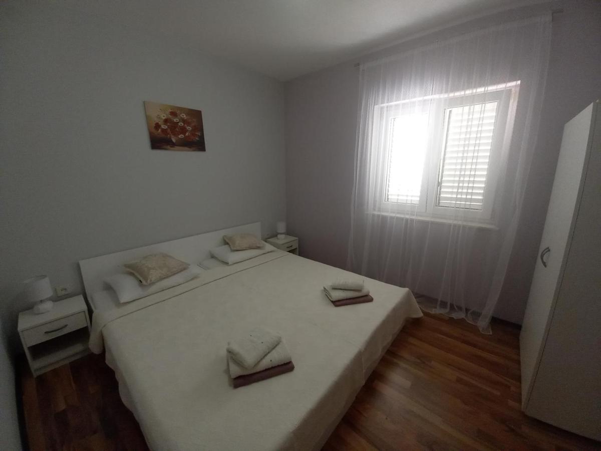 Apartman Maja Appartement Kaštela Buitenkant foto