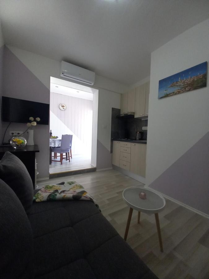 Apartman Maja Appartement Kaštela Buitenkant foto